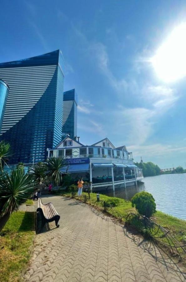 View & More Aparthotel In Батуми Экстерьер фото
