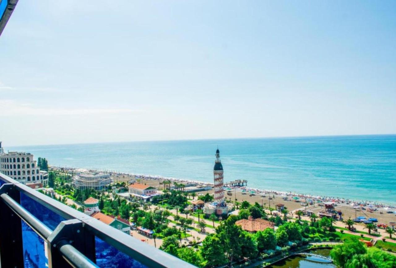 View & More Aparthotel In Батуми Экстерьер фото