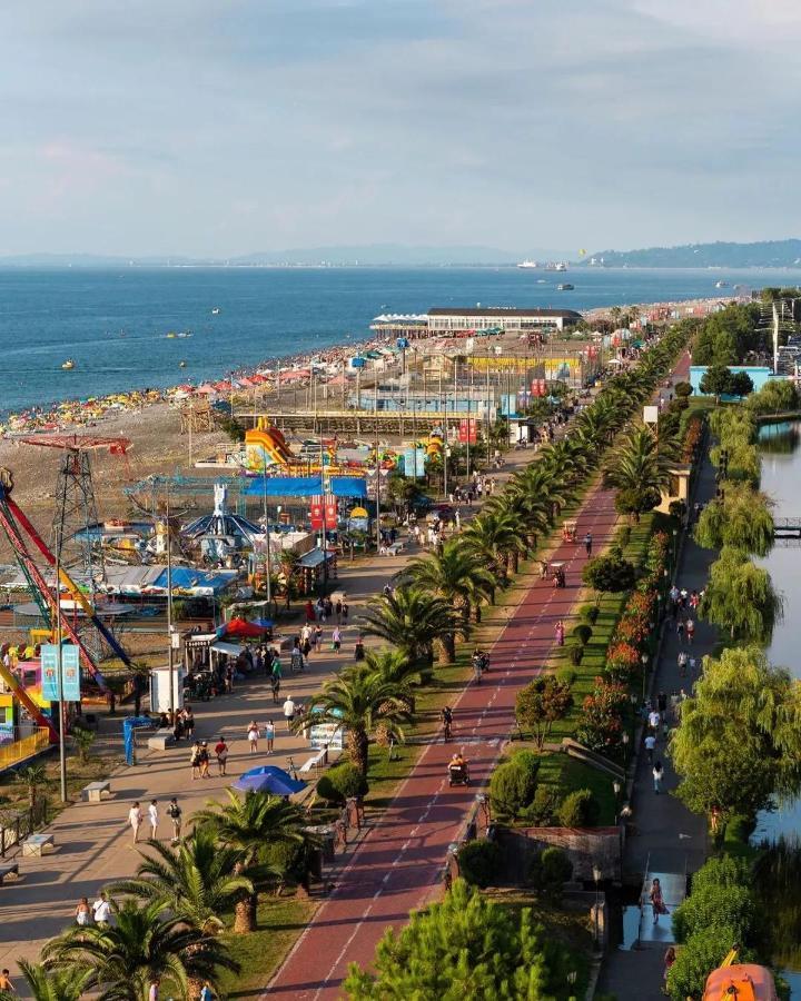 View & More Aparthotel In Батуми Экстерьер фото